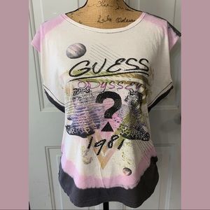 Guess Graphic Top 💞🖤